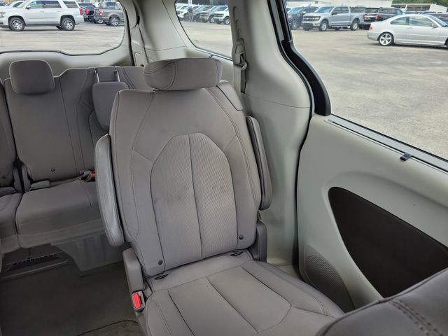 Used 2017 Chrysler Pacifica Touring Plus FWD image 16