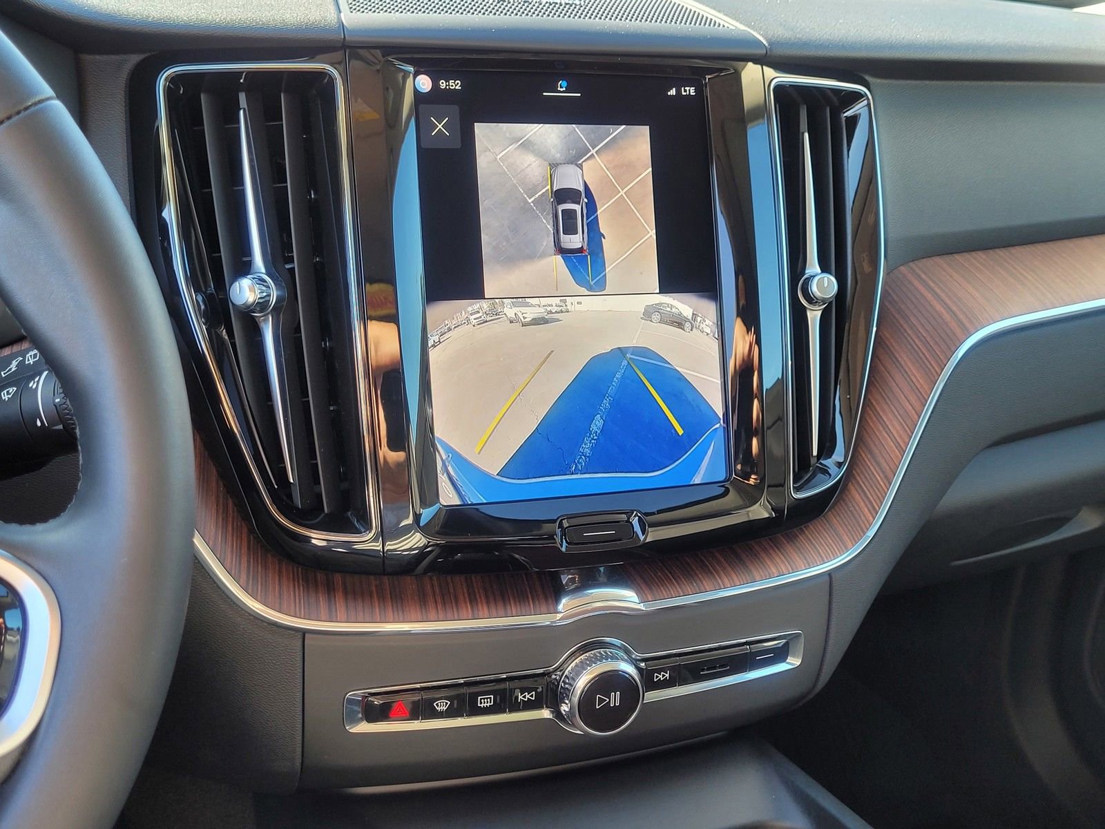 Used 2024 Volvo XC60 T8 Plus w/ Climate Package image 22