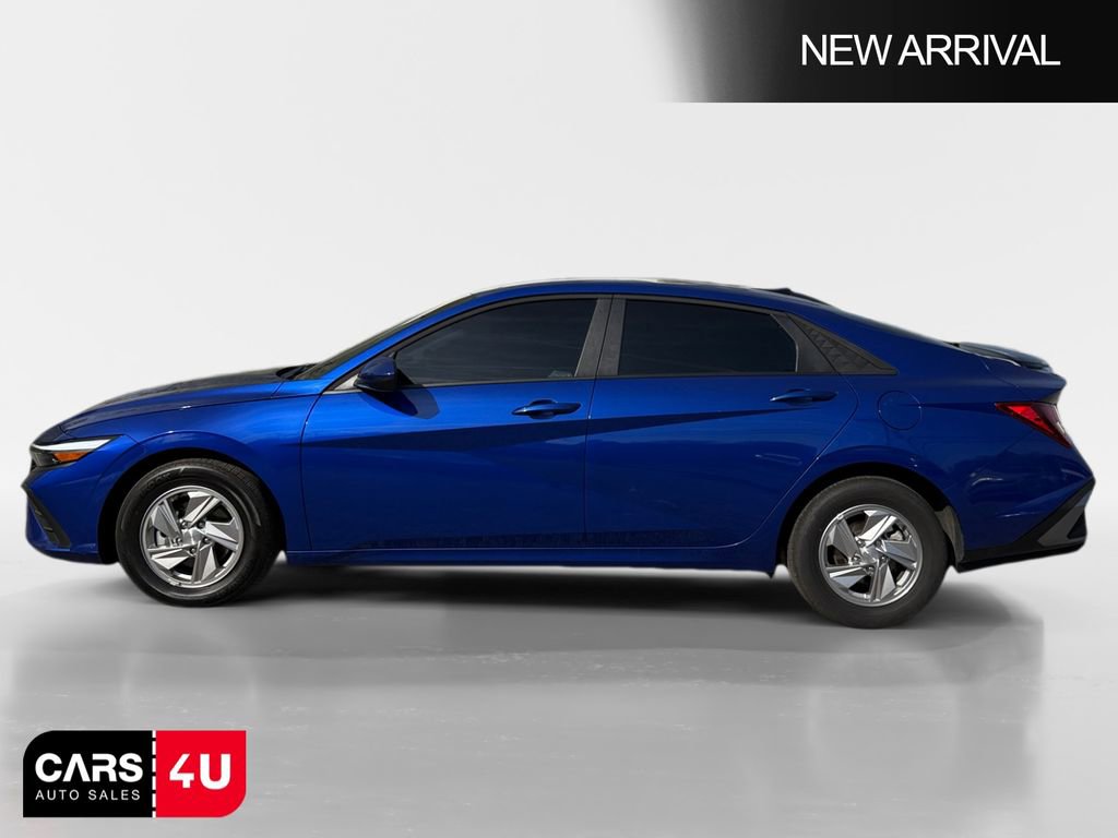 Used 2025 Hyundai Elantra SE image 4