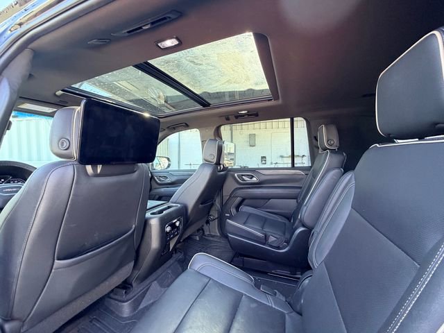 Used 2021 GMC Yukon XL SLT w/ SLT Premium Package image 13