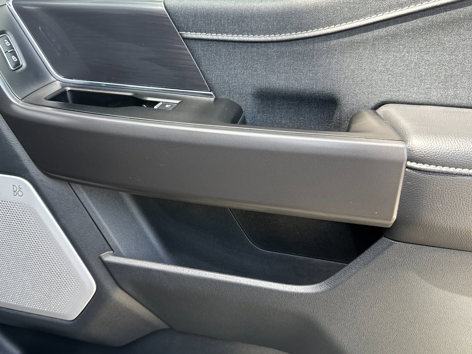 Used 2025 Ford F150 Lariat w/ Equipment Group 502A High image 19