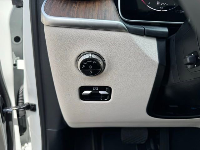 Used 2026 Mercedes-Benz GLC 300 4MATIC image 23