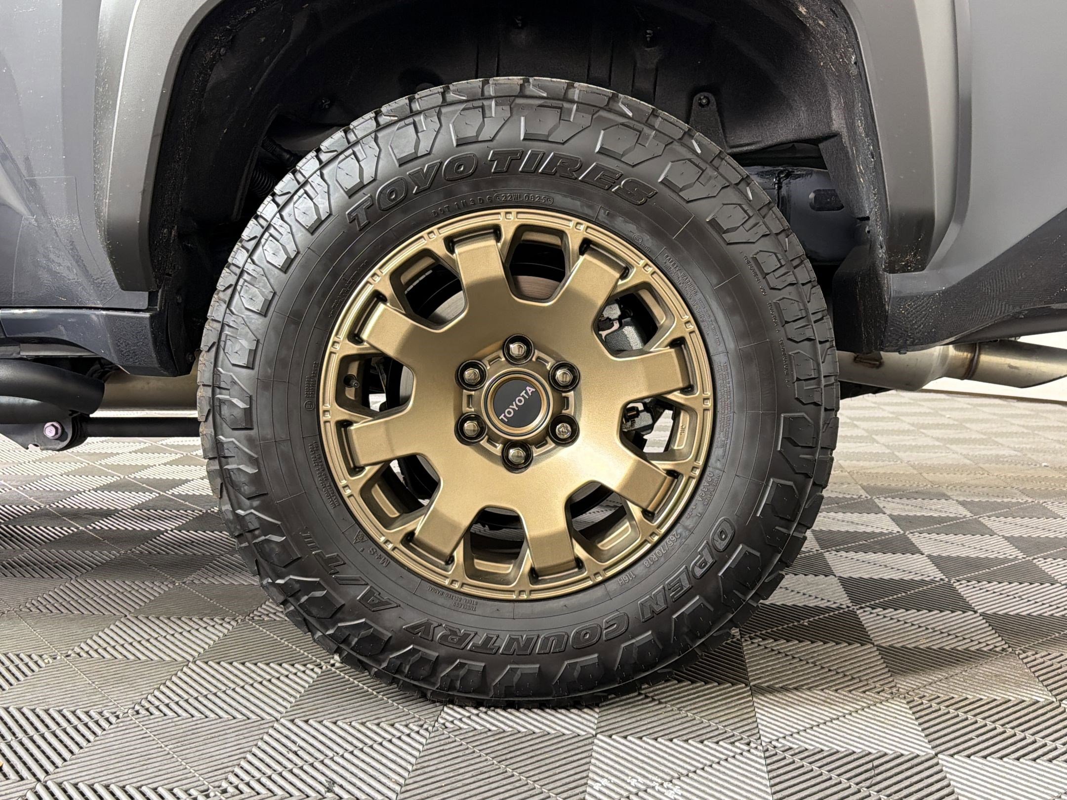 Used 2025 Toyota 4Runner Trailhunter AWD/4WD image 12