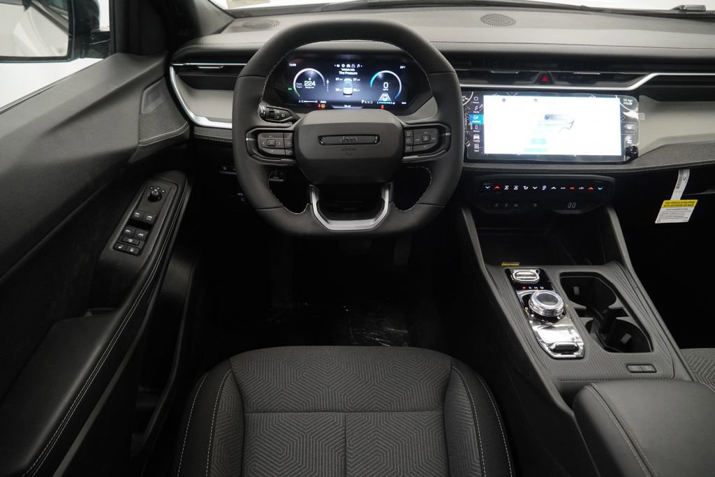 New 2026 Jeep Cherokee Laredo image 18