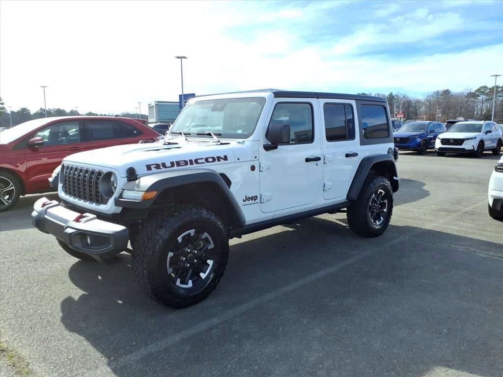 Used 2025 Jeep Wrangler Unlimited Rubicon image 3