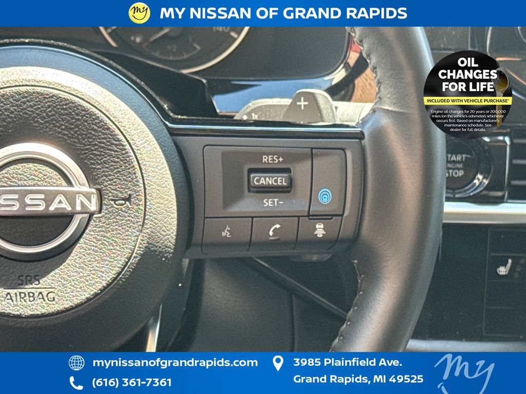 Used 2025 Nissan Pathfinder SL AWD/4WD image 16