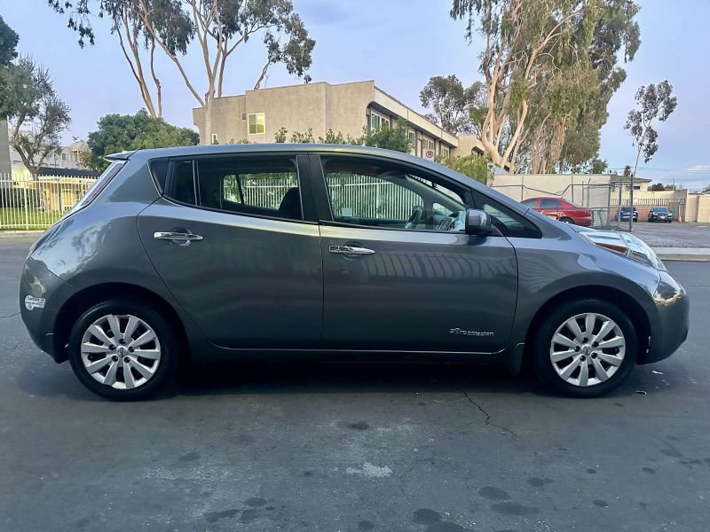 Used 2016 Nissan Leaf S w/ Charger Package FWD image 5