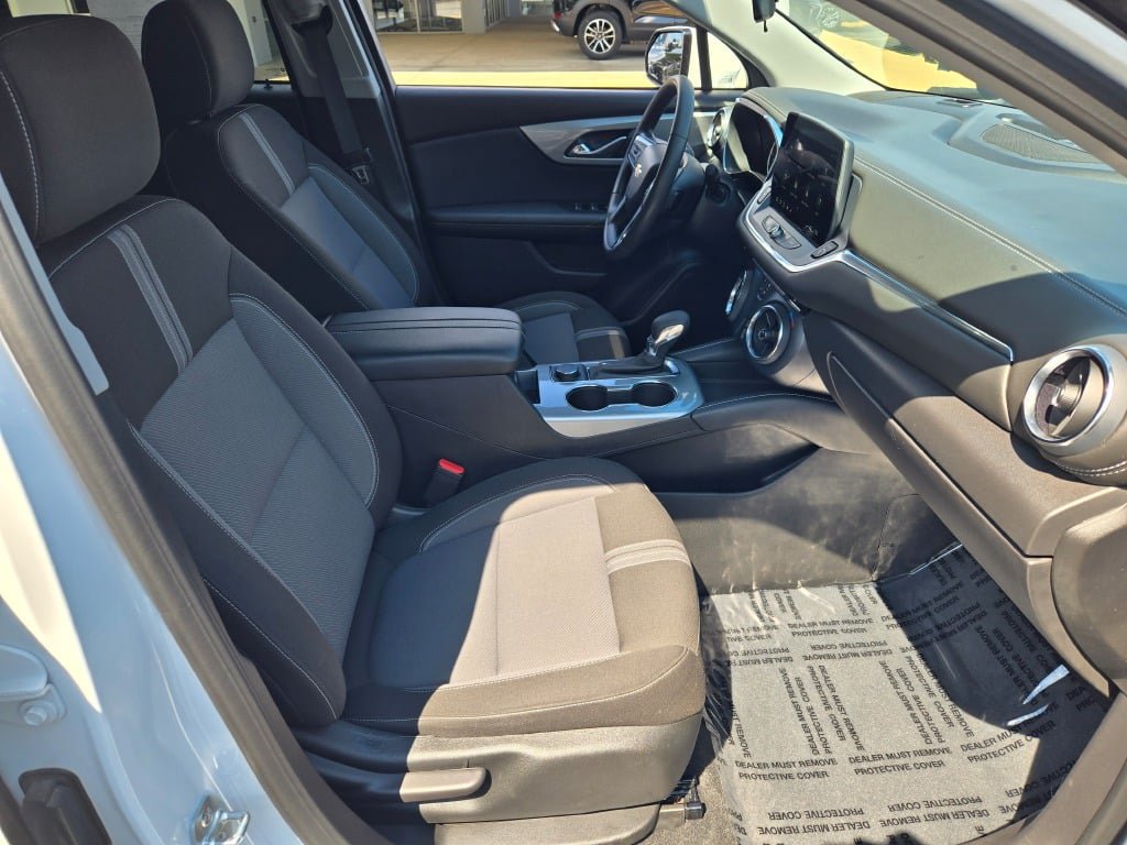 Certified 2025 Chevrolet Blazer LT FWD image 7