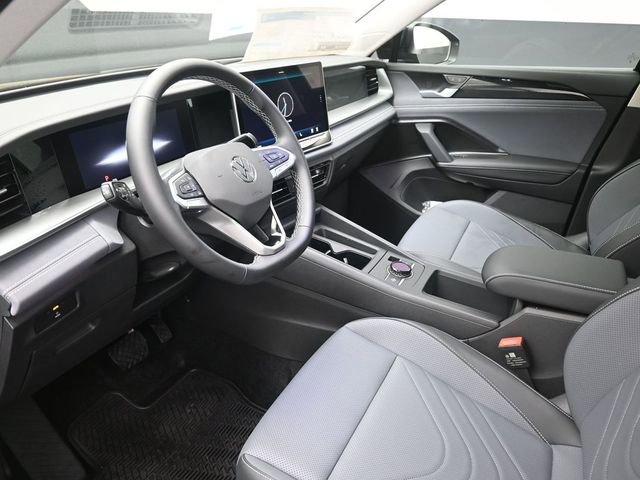 New 2026 Volkswagen Tiguan SE image 18