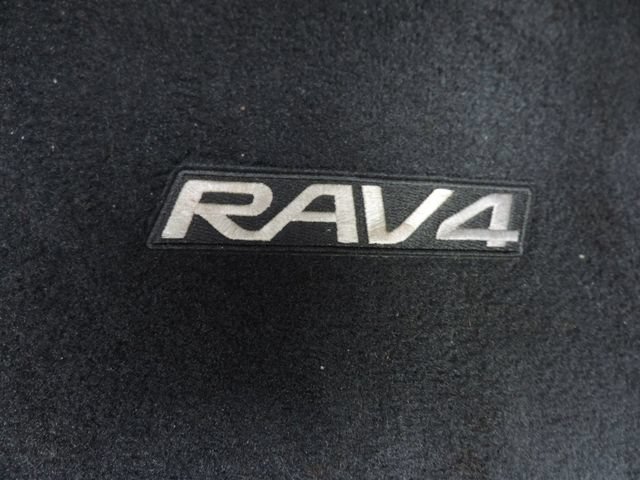 Used 2018 Toyota RAV4 LE FWD image 23