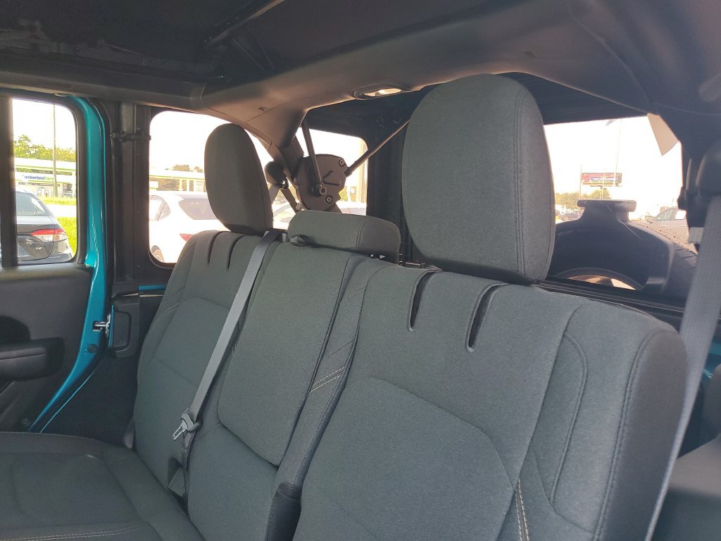 Used 2024 Jeep Wrangler Unlimited w/ Convenience Group AWD/4WD image 21