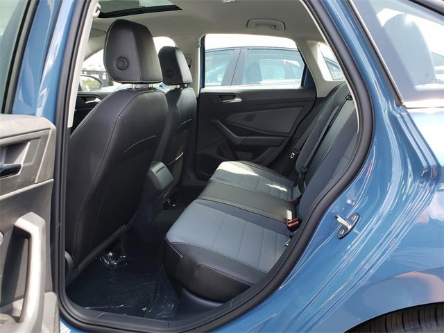 New 2025 Volkswagen Jetta SE w/ Sunroof Package image 8