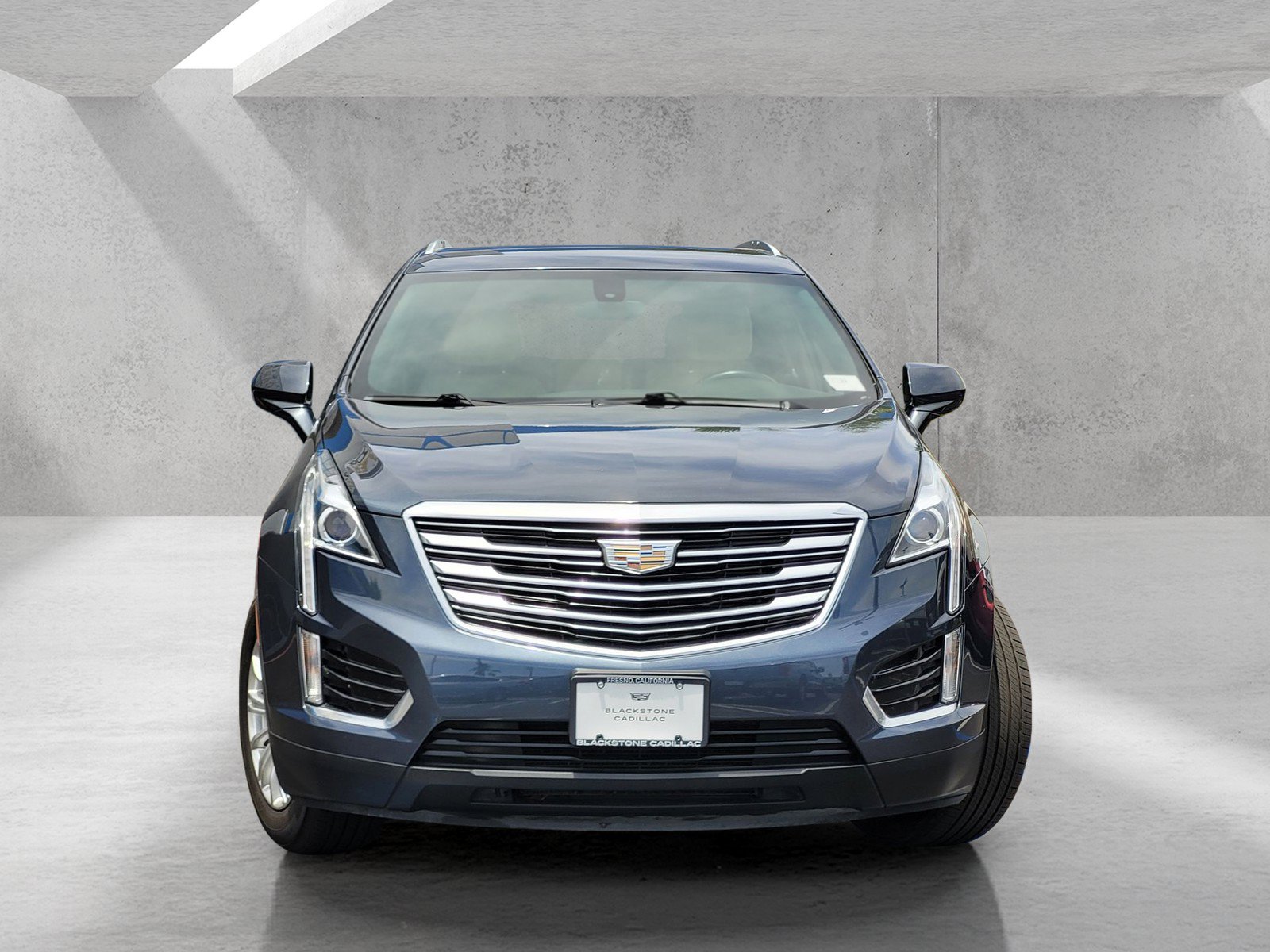 Used 2019 Cadillac XT5 FWD image 2