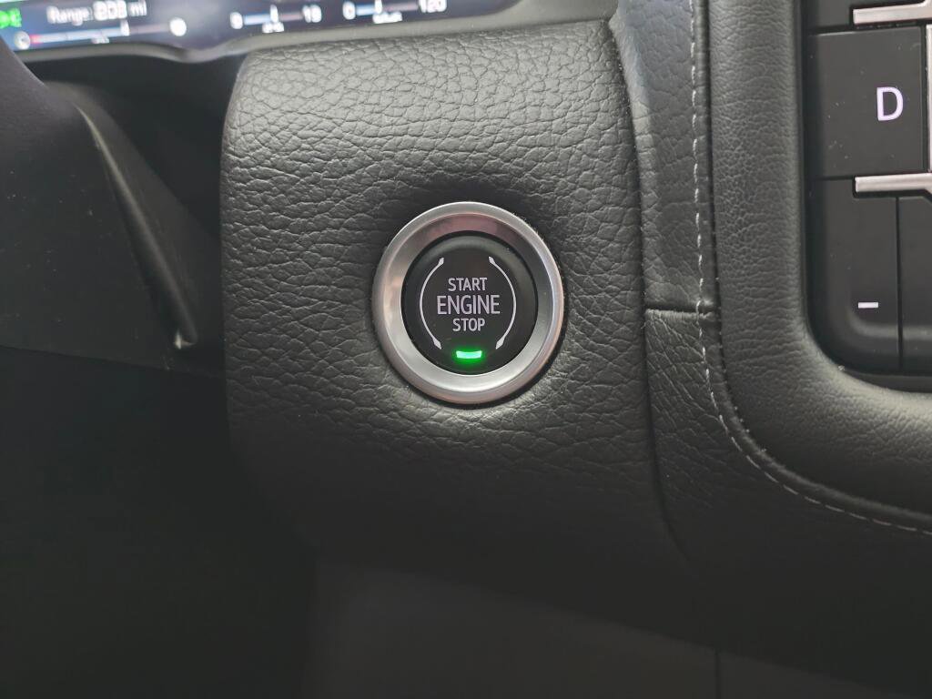 Used 2022 GMC Yukon Denali AWD/4WD image 34