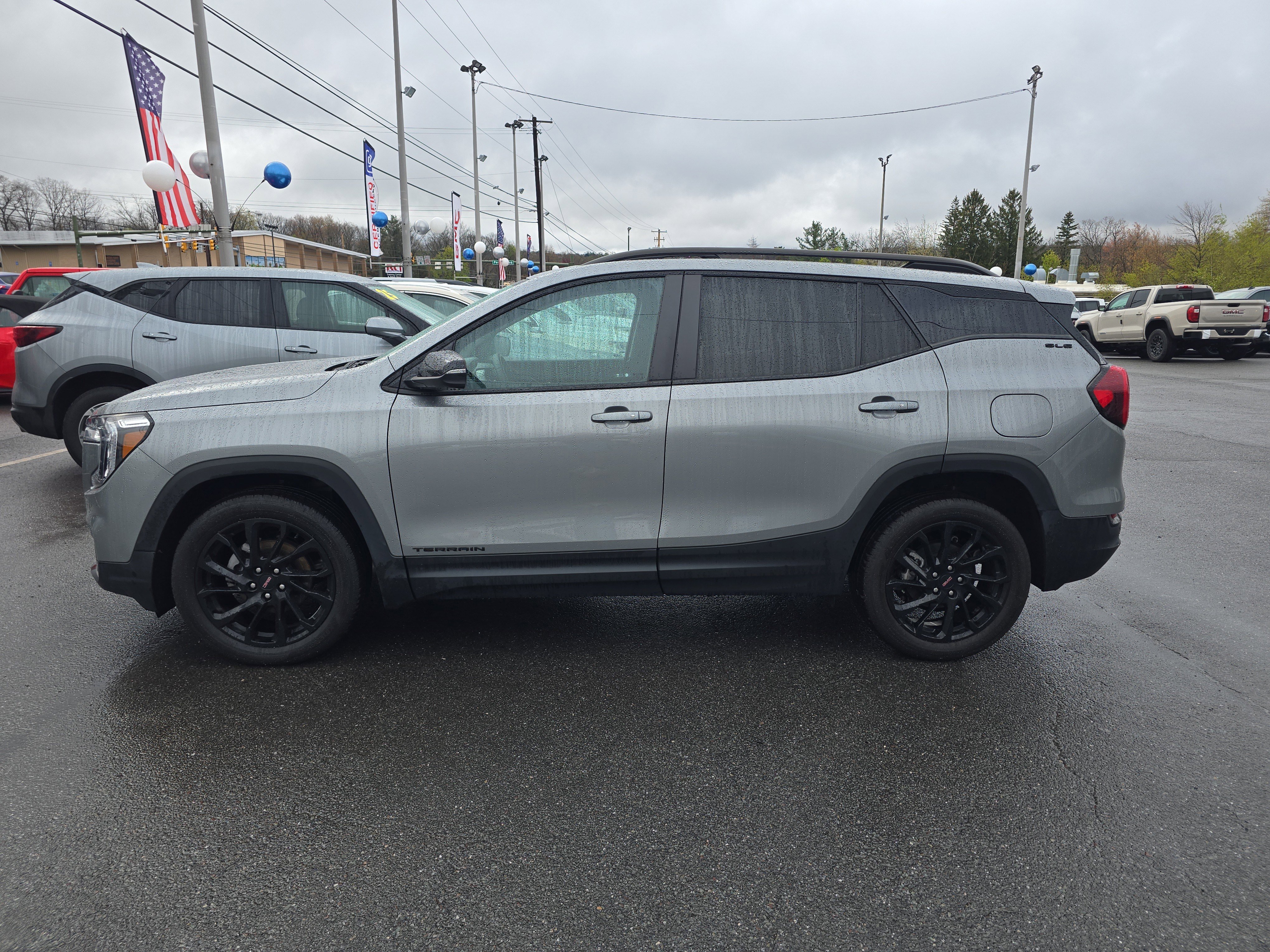 Used 2023 GMC Terrain SLE w/ Driver Convenience Package AWD/4WD image 5