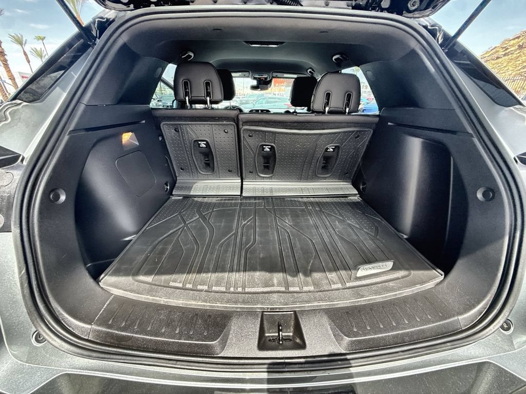 Used 2023 Chevrolet TrailBlazer RS w/ Convenience Package FWD image 16