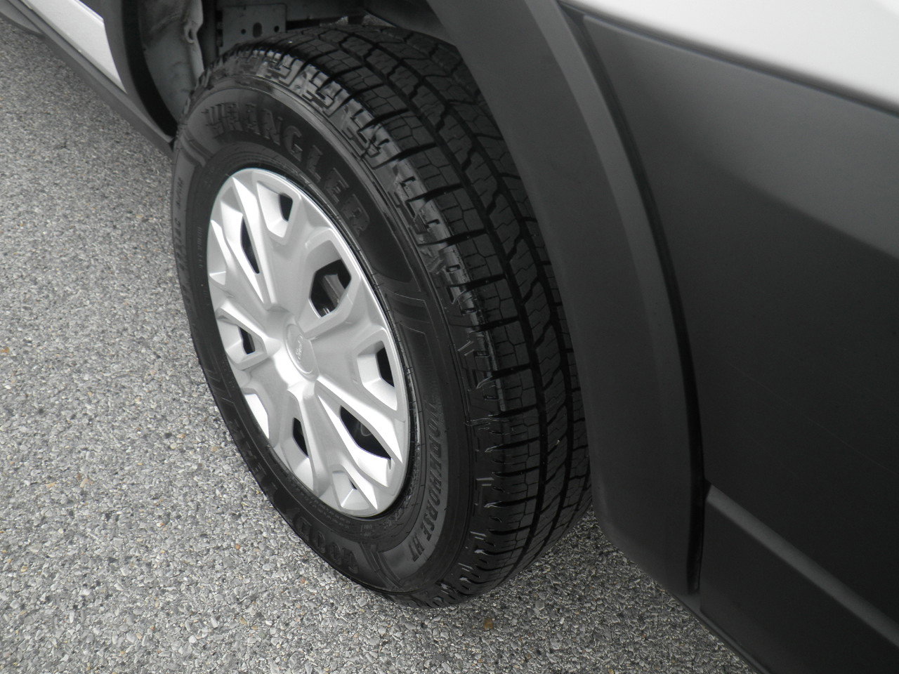 Used 2023 Ford Transit 350 XLT image 12