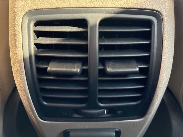 Used 2017 Ford C-MAX Energi SE w/ Equipment Group 402A image 25