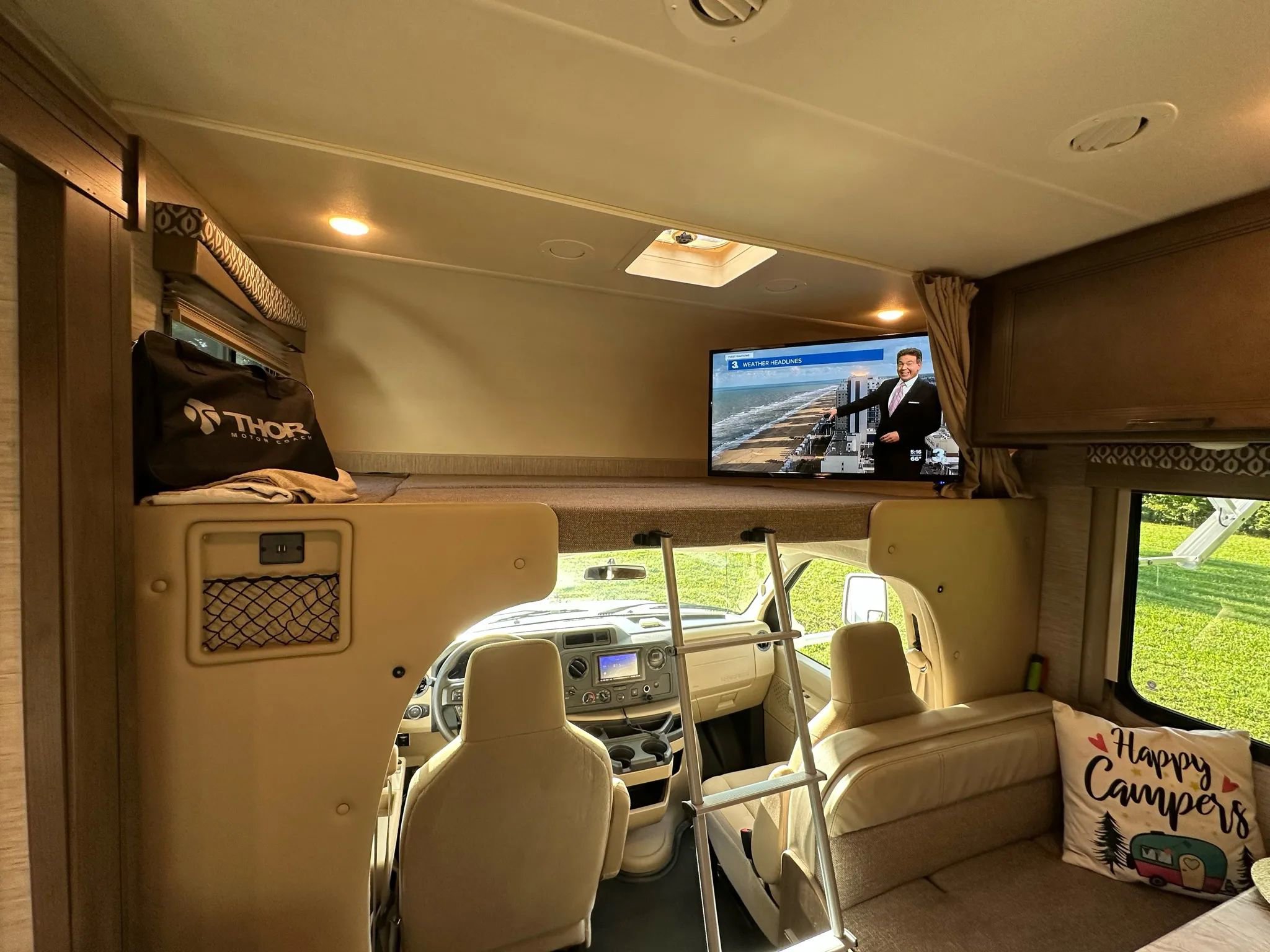 Used 2021 Ford E-450 and Econoline 450 Super Duty w/ Motorhome Prep Package image 43