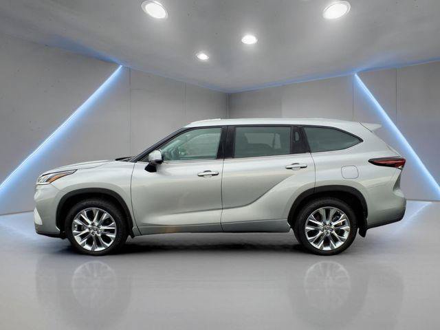 Certified 2024 Toyota Highlander Limited AWD/4WD image 27