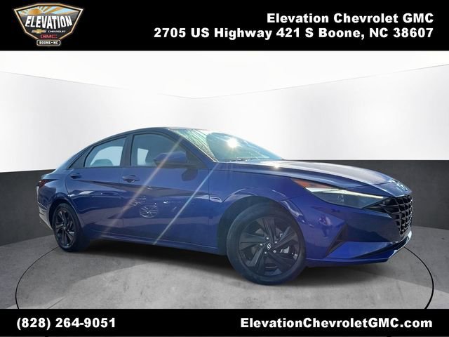 Used 2023 Hyundai Elantra Blue image 1