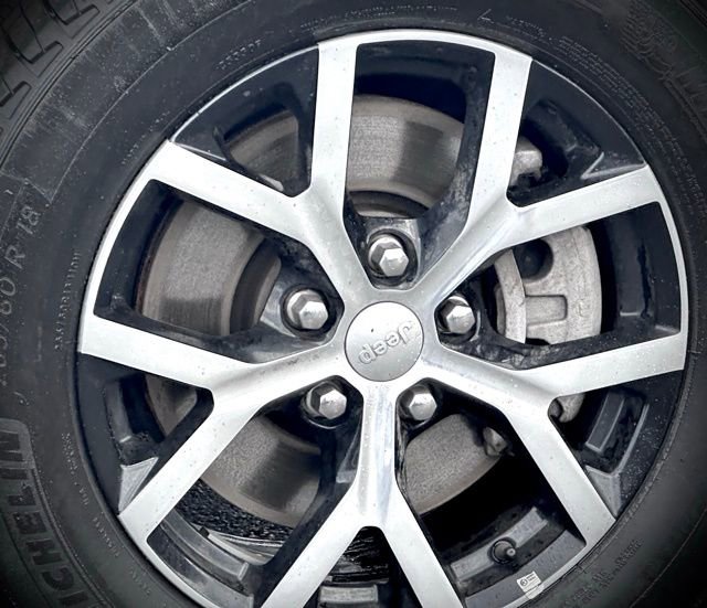 Used 2024 Jeep Grand Cherokee L Limited w/ Luxury Tech Group II image 14