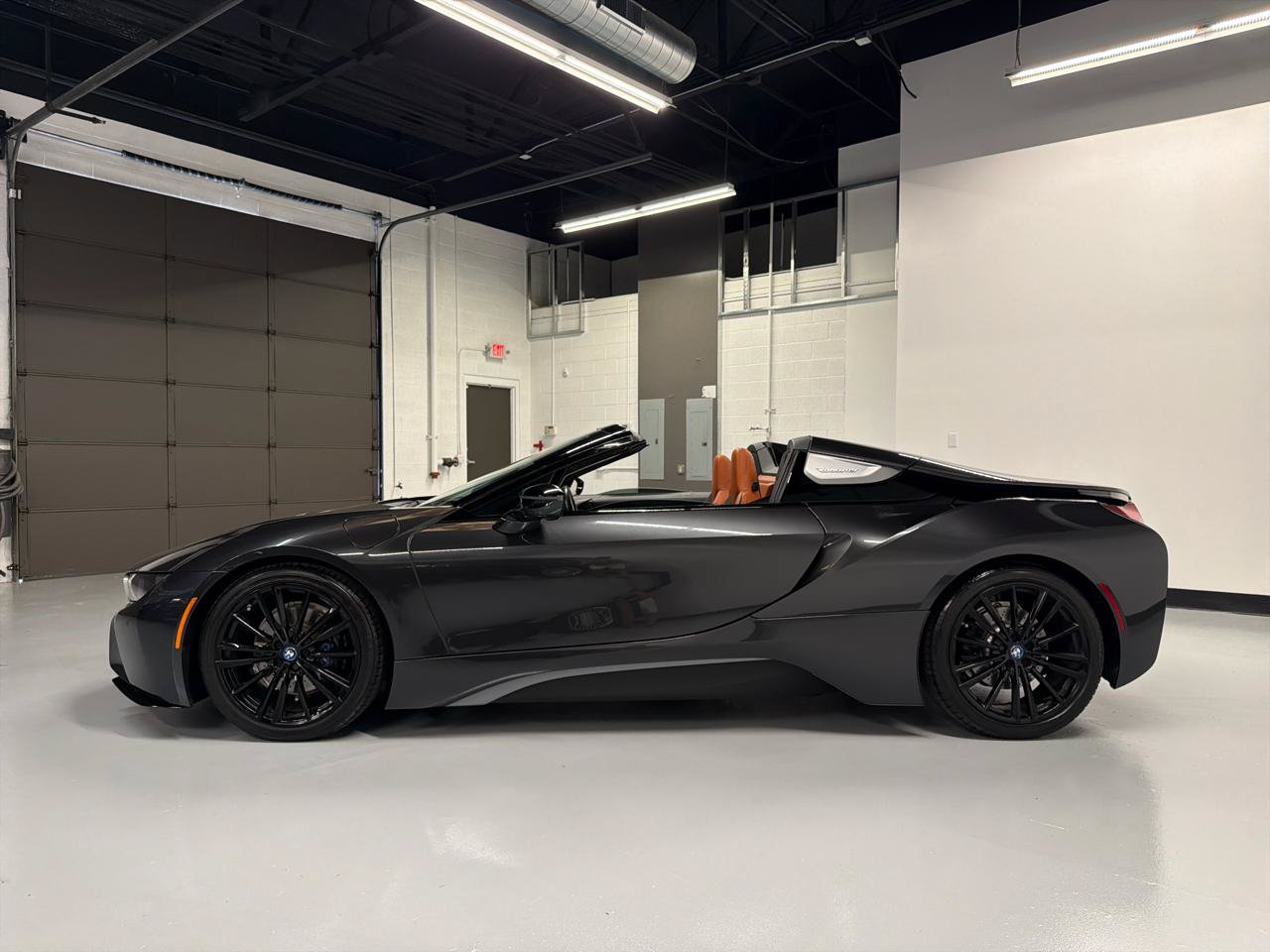 Used 2019 BMW i8 Roadster AWD/4WD image 4