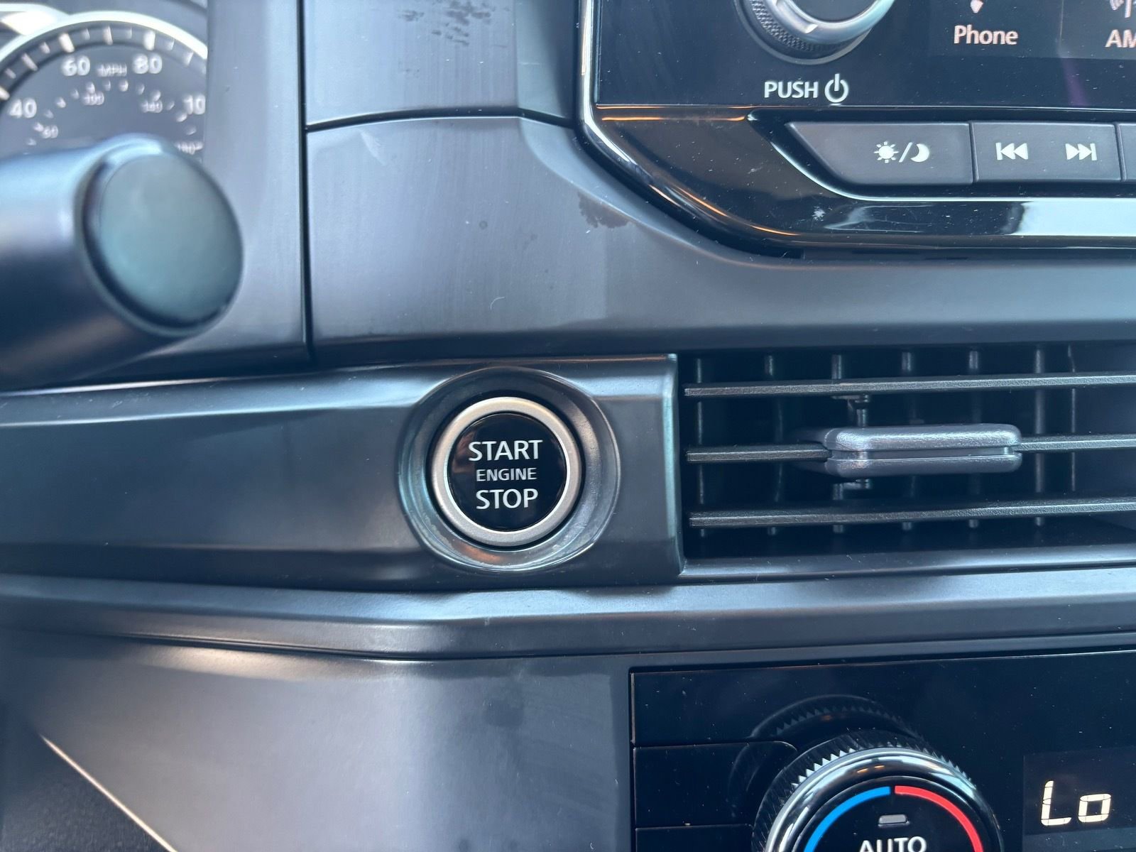 Used 2023 Nissan Pathfinder S image 27