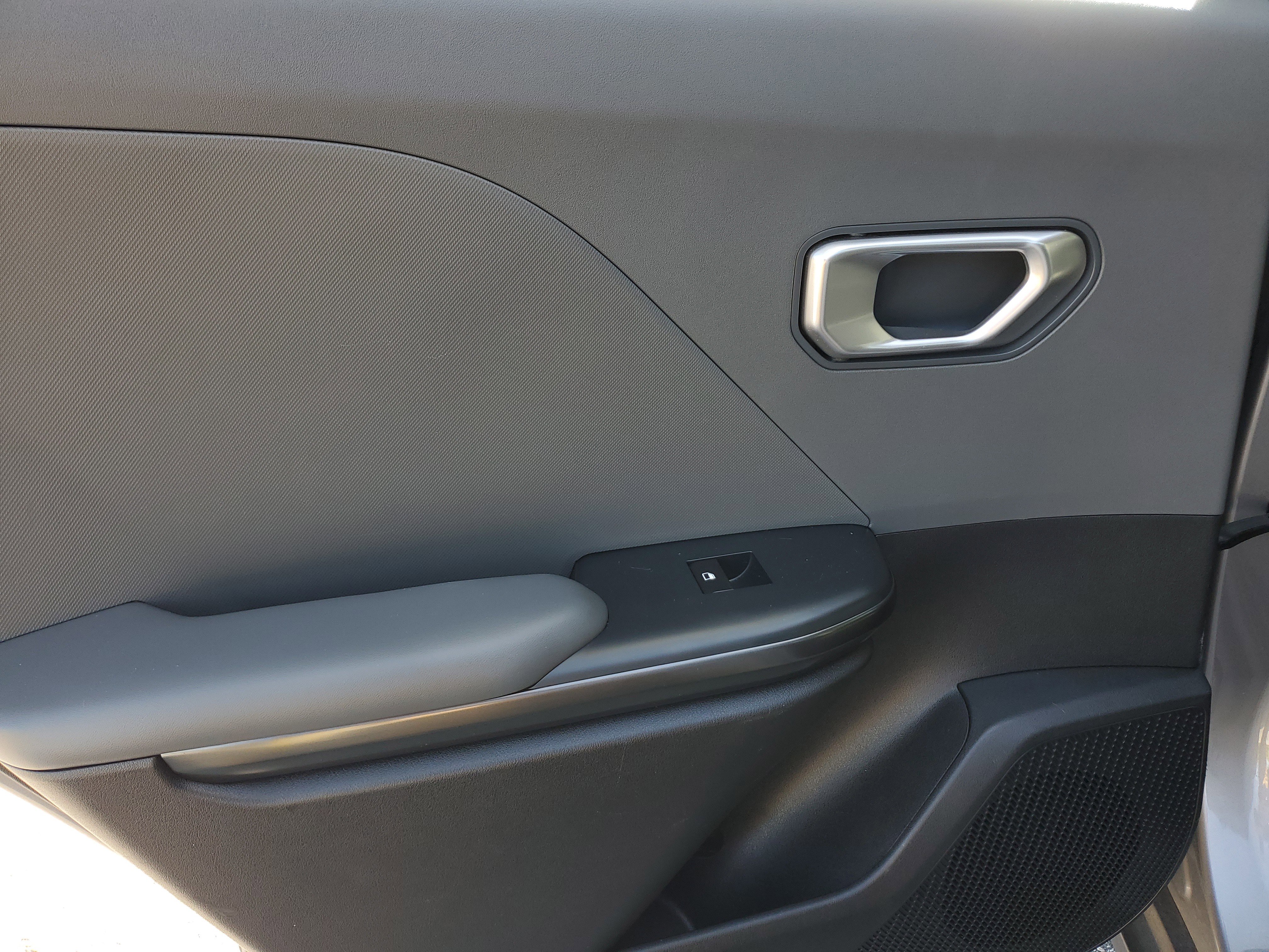 Used 2025 Kia K4 LXS FWD image 11