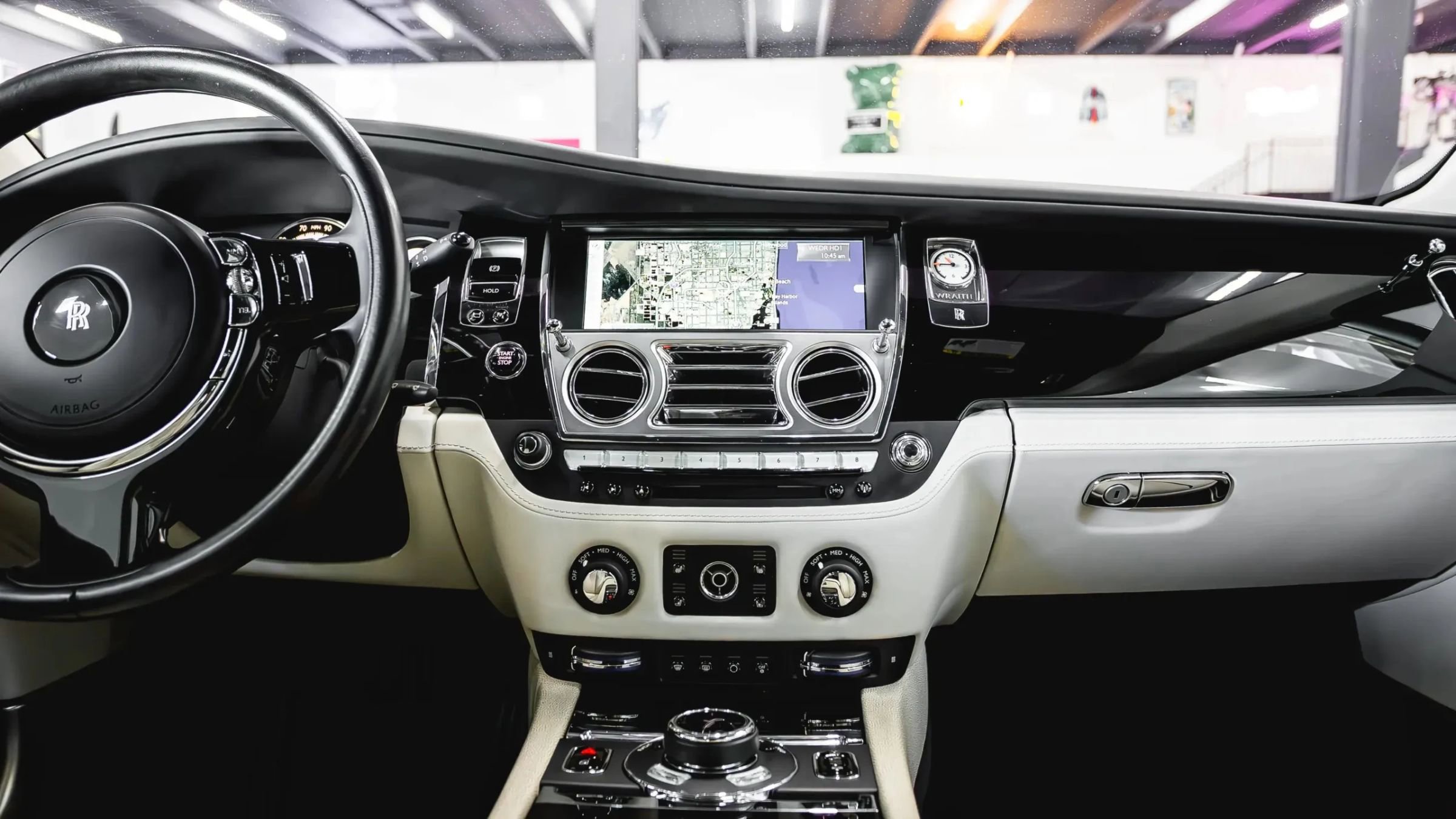 Used 2015 Rolls-Royce Wraith RWD image 34