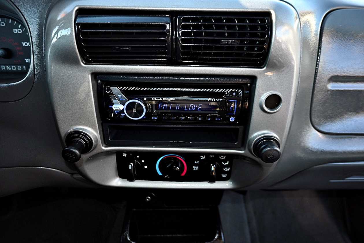 Used 2009 Ford Ranger XLT image 17