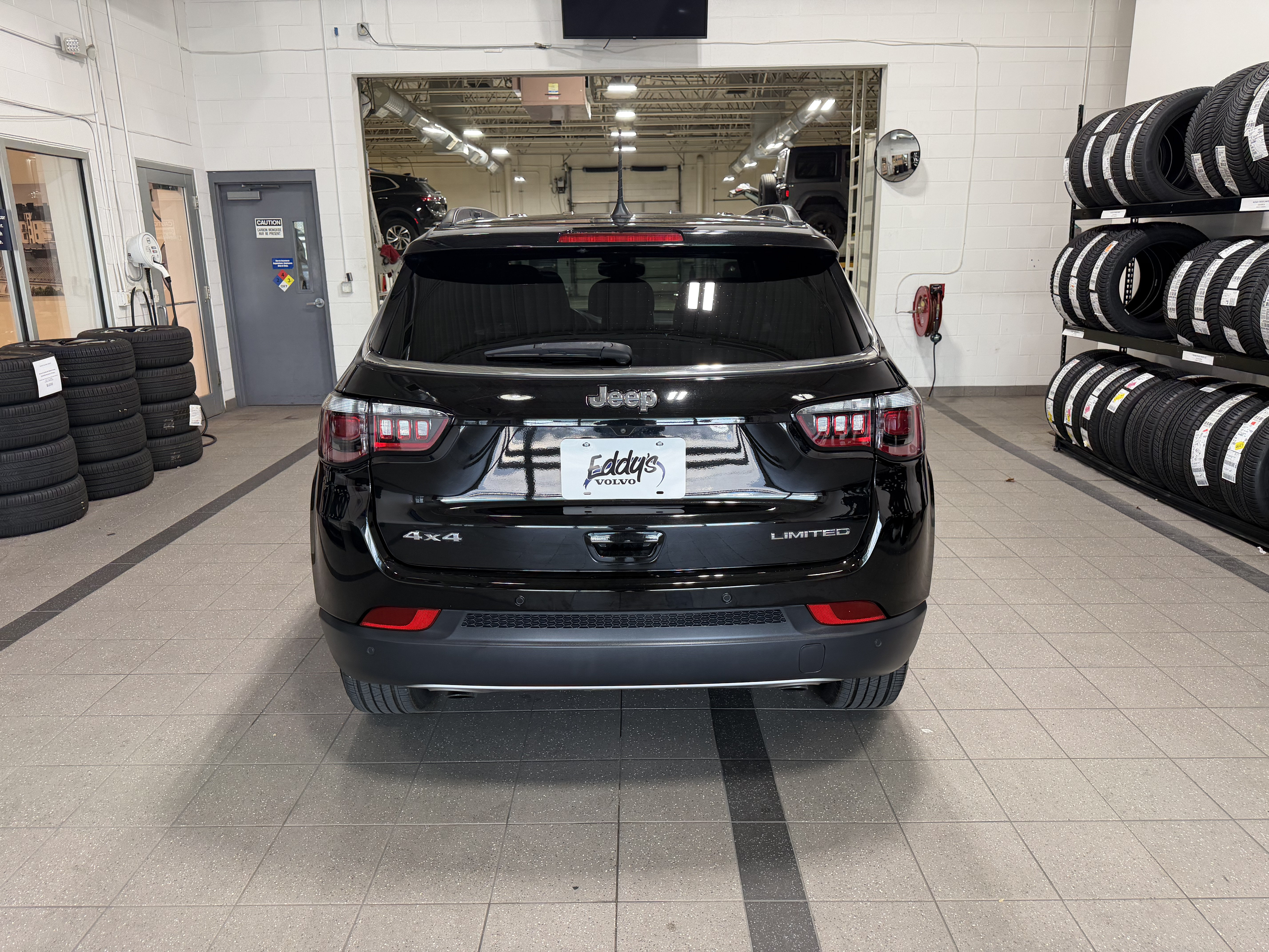 Used 2023 Jeep Compass Limited AWD/4WD image 6