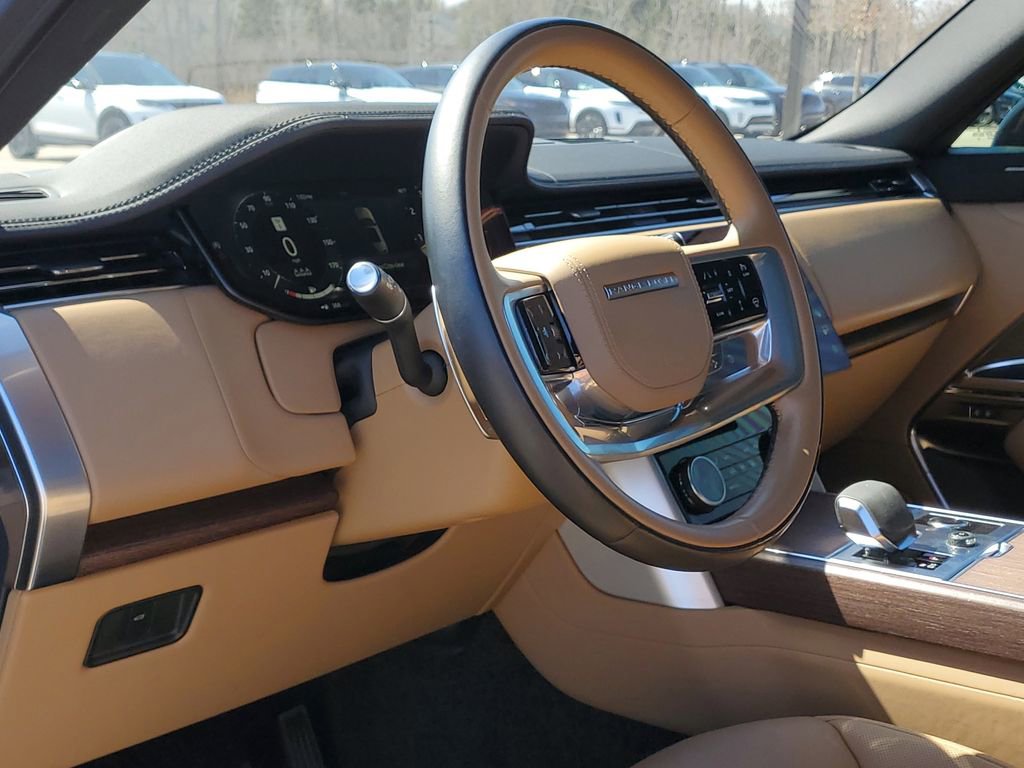Used 2023 Land Rover Range Rover SE image 8