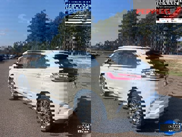 Used 2024 Ford Edge Titanium w/ Titanium Elite Package image 4