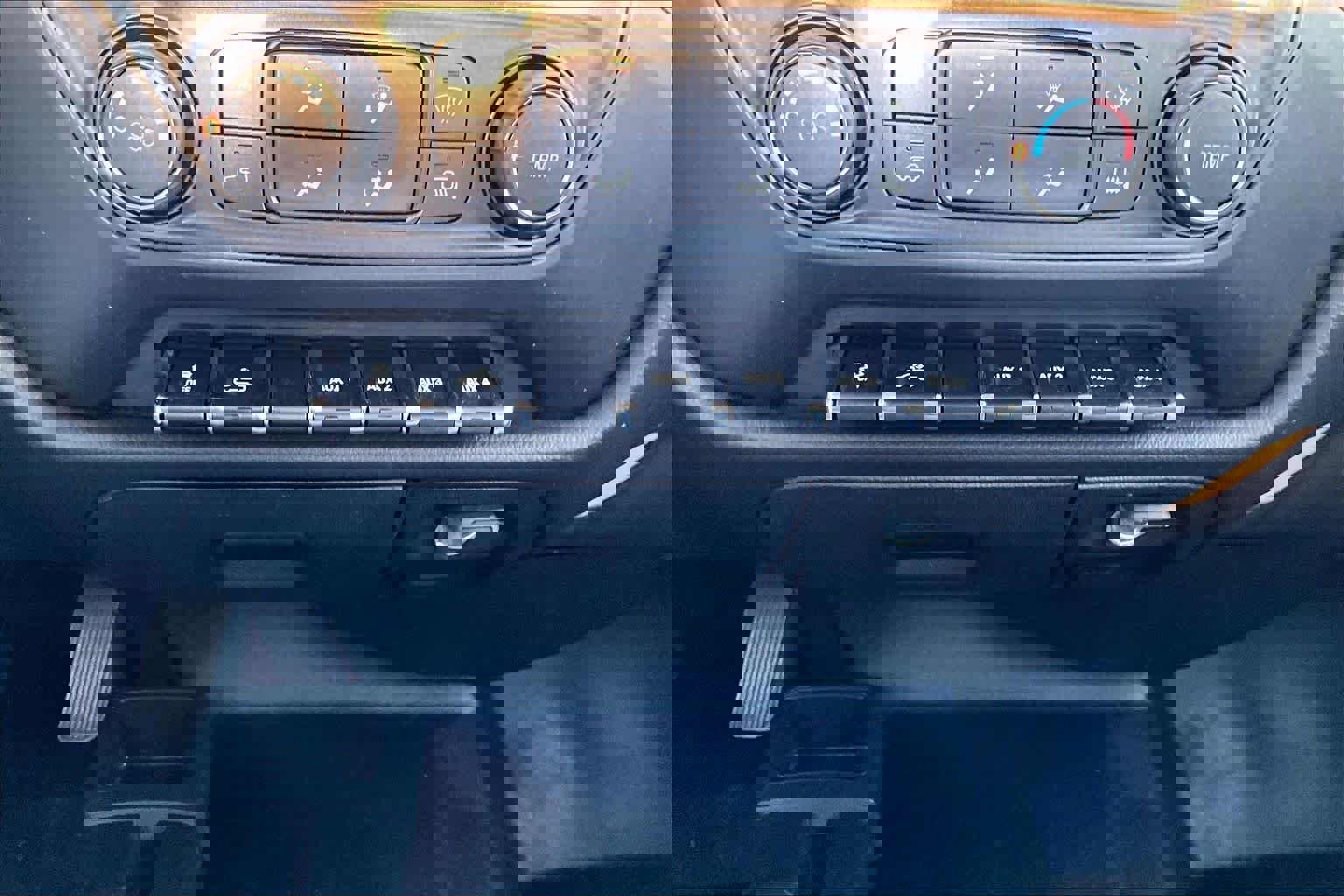 Used 2018 GMC Sierra 2500 4x4 Crew Cab w/ Sierra Convenience Package image 34