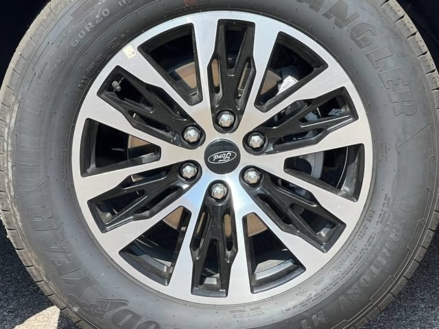Used 2025 Ford Expedition Platinum AWD/4WD image 7