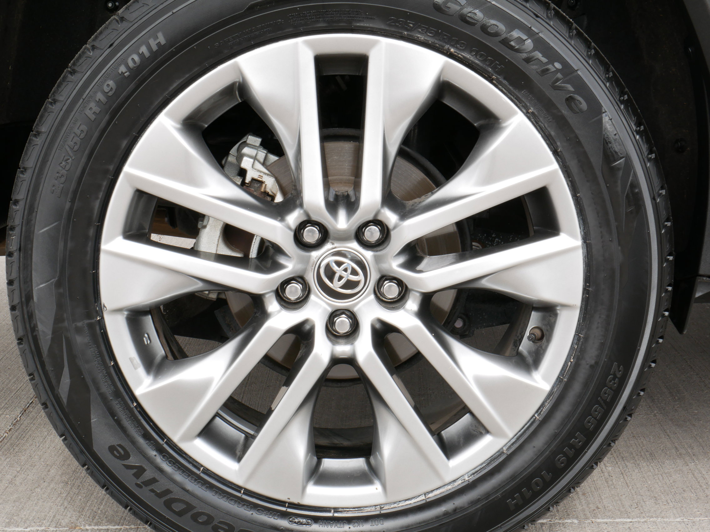 Used 2023 Toyota RAV4 Limited image 21