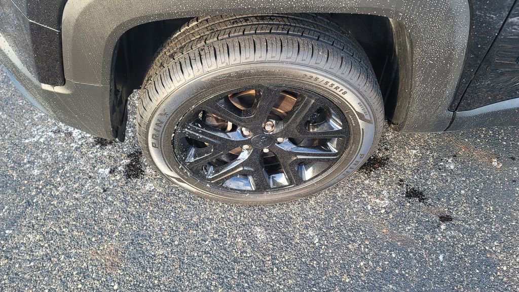 Used 2018 Jeep Renegade Altitude w/ UConnect 8.4 Nav Group AWD/4WD image 6