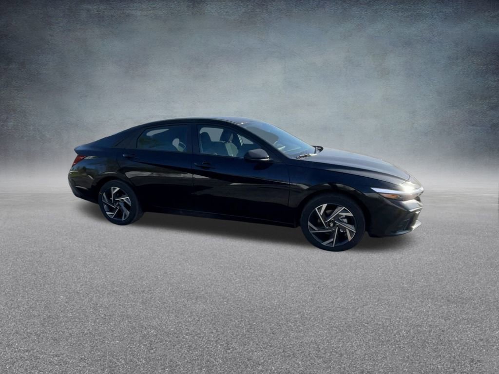 Used 2025 Hyundai Elantra SEL image 27