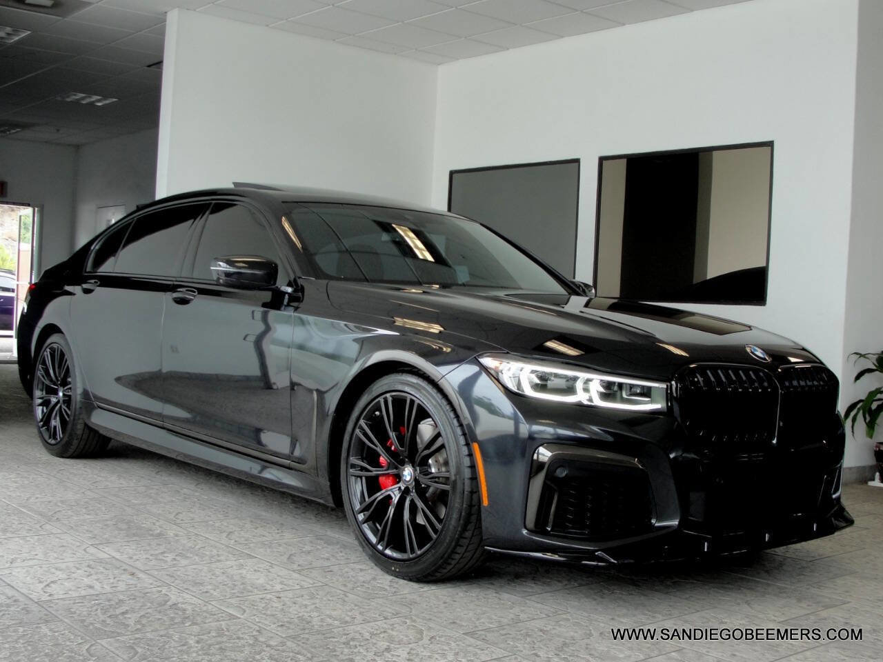 Used 2022 BMW 740i w/ M Sport Package image 48