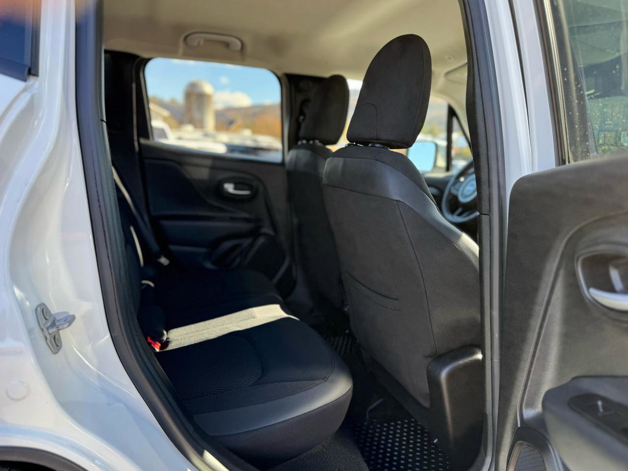 Used 2019 Jeep Renegade Altitude w/ Quick Order Package 2XM image 26