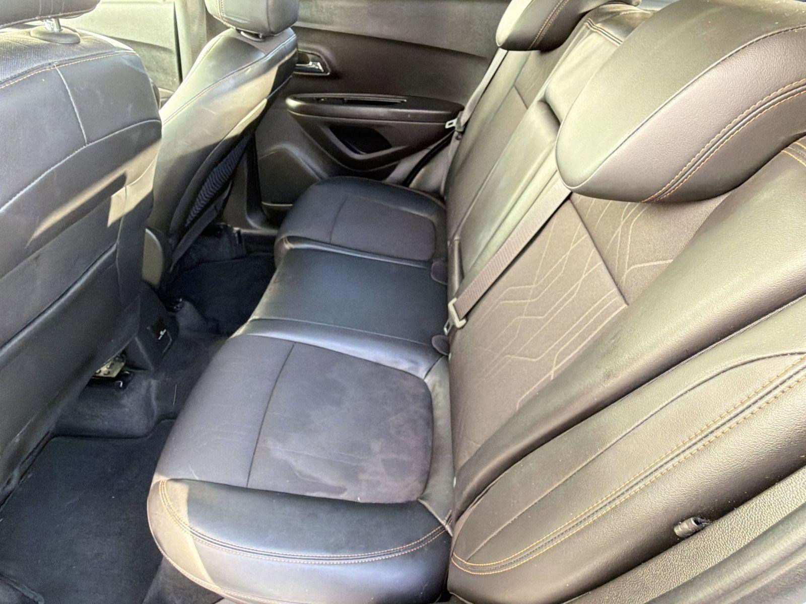 Used 2019 Chevrolet Trax LT w/ LT Convenience Package image 14