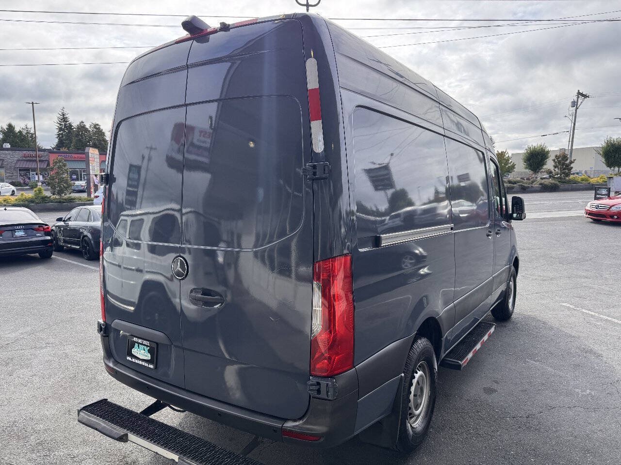 Used 2019 Mercedes-Benz Sprinter 144 image 10
