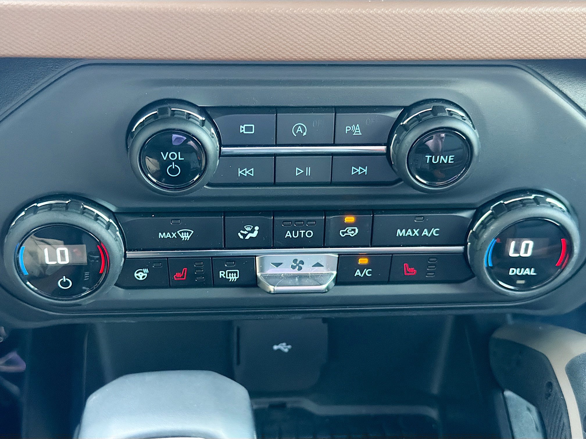 Used 2024 Ford Bronco Outer Banks AWD/4WD image 34