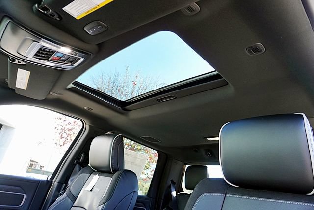 New 2026 RAM 2500 Laramie AWD/4WD image 24