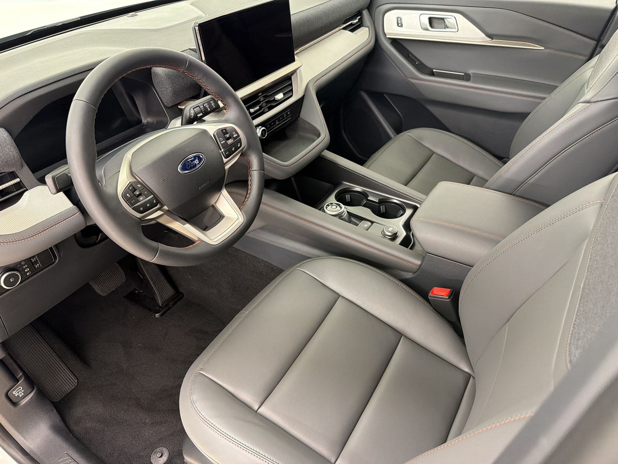 New 2027 Ford Explorer Active w/ Active Comfort Package RWD image 4