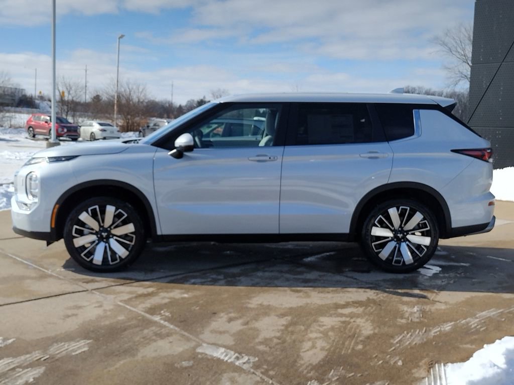 New 2026 Mitsubishi Outlander SE image 19