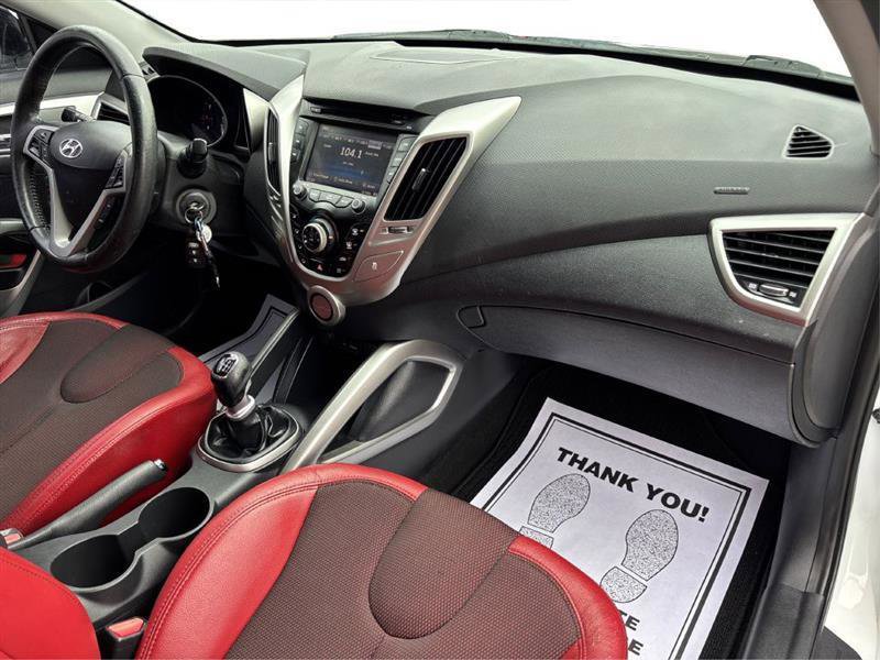 Used 2012 Hyundai Veloster w/ Style Pkg image 12