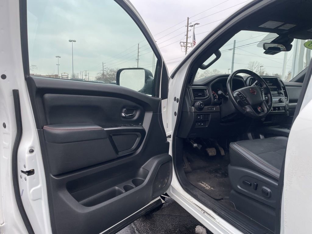 Used 2023 Nissan Titan PRO-4X image 9