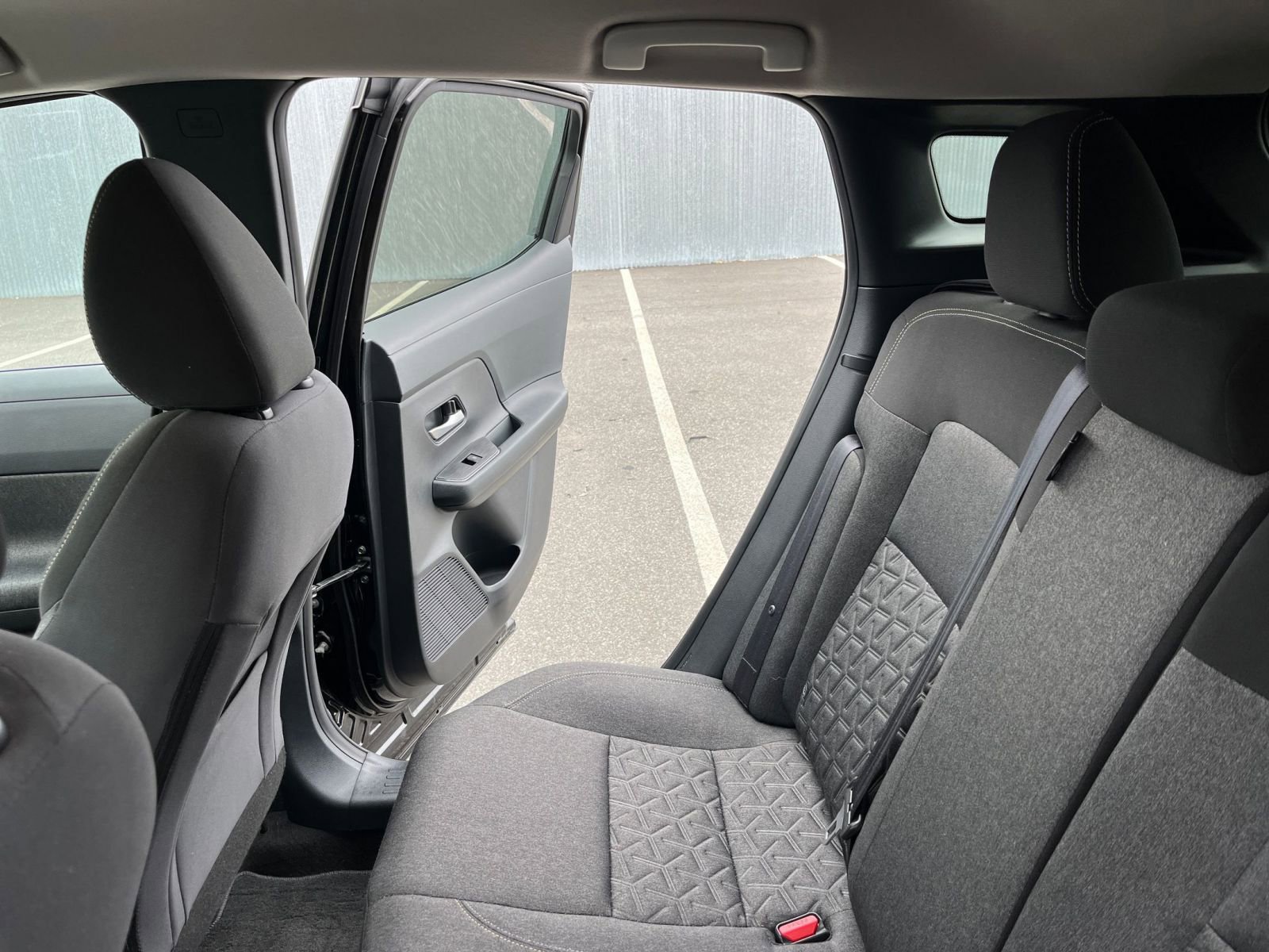 Used 2025 Nissan Kicks SV image 37